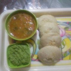 A picture of Brown rice idli.