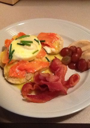 A picture of TRIPLE S EGGS BENIDICT.