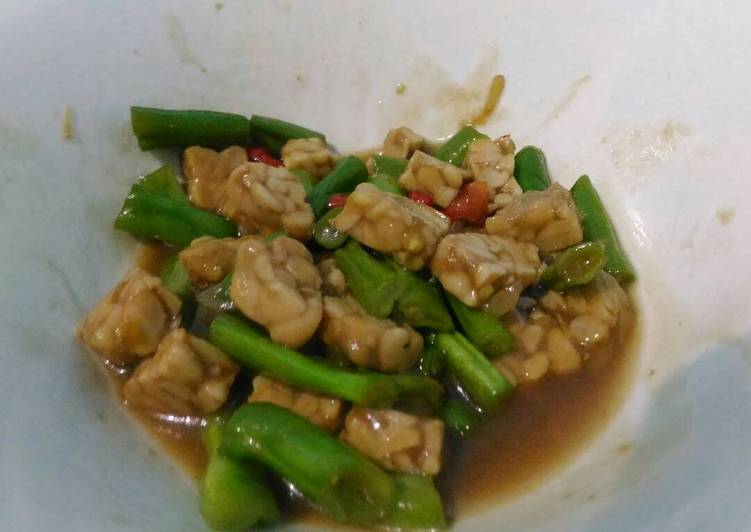 Bahan Menyiapkan Tumis buncis tempe saos tiram yang Enak