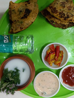 રવા બેસન ના ચીલા (Rava Besan Chila Recipe in Gujarati) રેસીપી મુખ્ય ફોટો