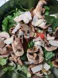 Insalatona con funghi e fagioli
