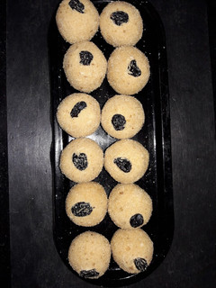 तांदळाचे लाडू (tandlache ladoo recipe in marathi) रेसिपी चे मुख्य फोटो