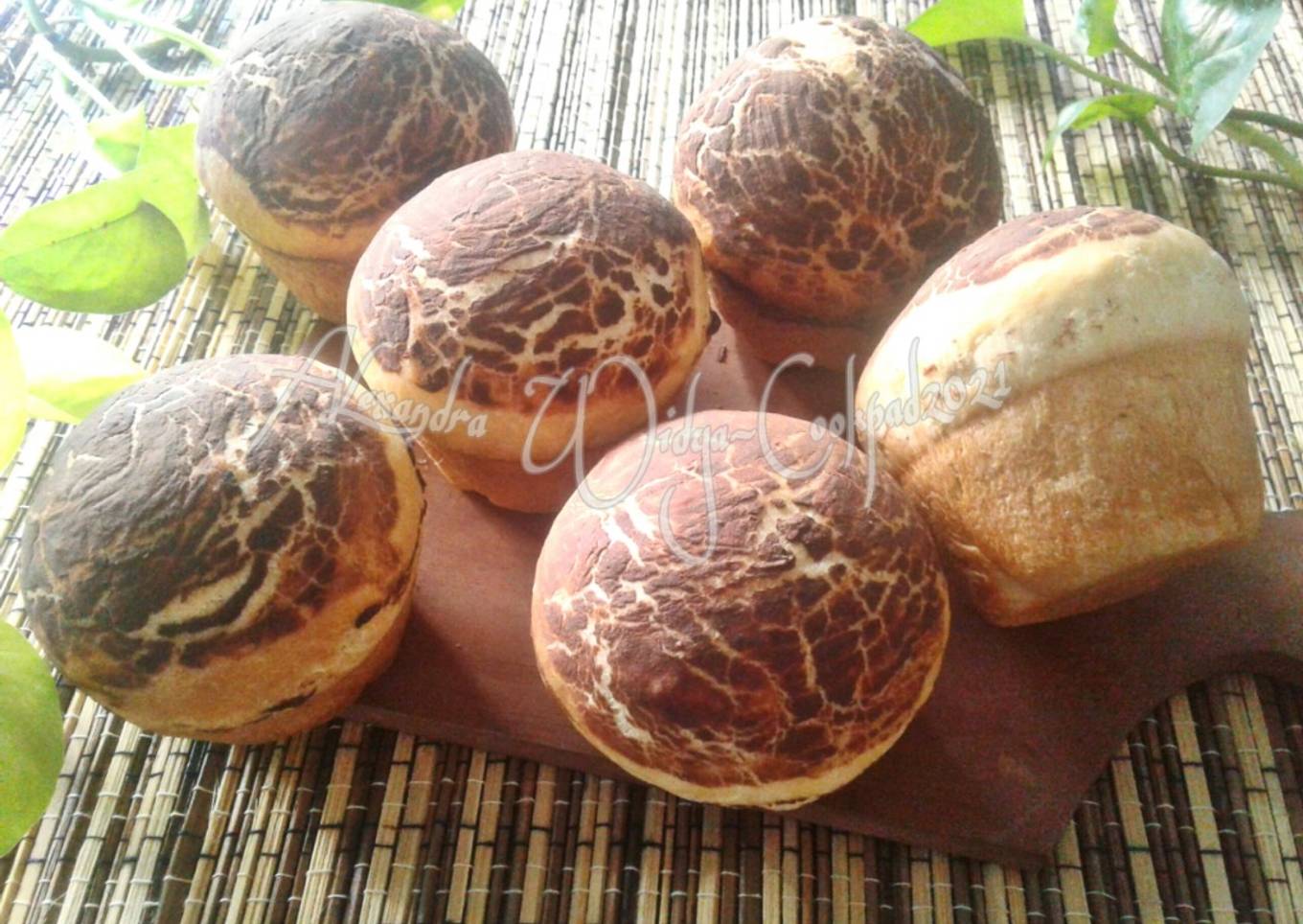 Roti isi Coklat Motif Jamur