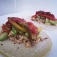 Tacos con carne del caldo