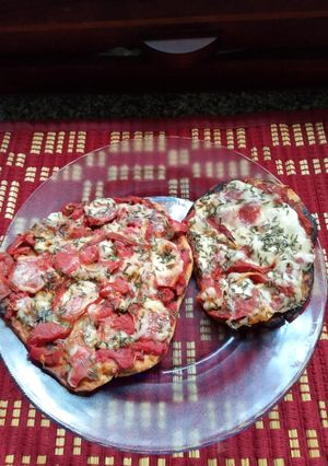Una foto de Pan chapatí con tomates perita condimetados