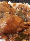 Pollo en adobo filipino