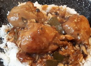 Foto principal de Pollo en adobo filipino