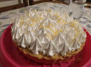 Una foto de Lemon pie con leche condensada 🍋💣👩🏼‍🍳