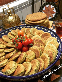 صورة لوصفة فطاير الزعتر الاخضر الفلسطيني