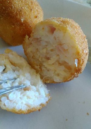 Una foto de Croquetas de arroz
