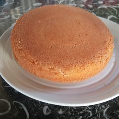 A picture of Simple orange-vanilla cake #4weekschallenge.