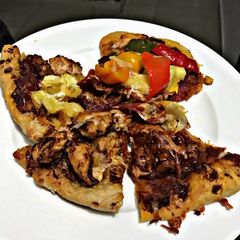 A picture of Haiwan pizza.
