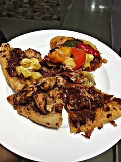 A picture of Haiwan pizza.
