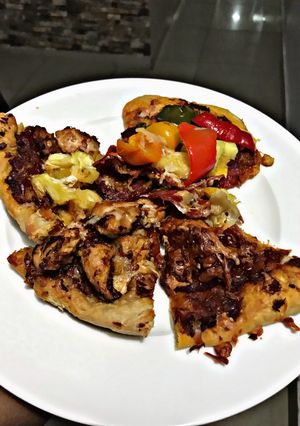 A picture of Haiwan pizza.