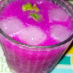 A picture of Dragon Fruit & Apple smoothie.