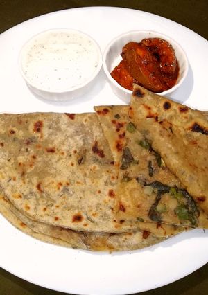 A picture of Aloo palak paratha.