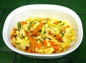 Una foto de Fetuccini con verduras