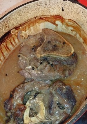 Une photo de Jarret de bœuf braisé à la bière