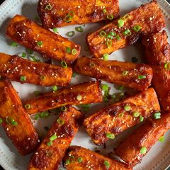 A picture of Roasted Gochujang Carrots.