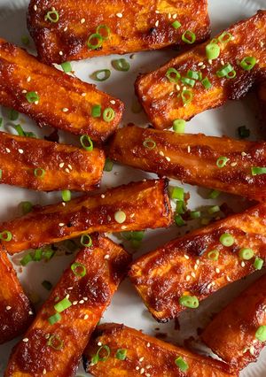 A picture of Roasted Gochujang Carrots.