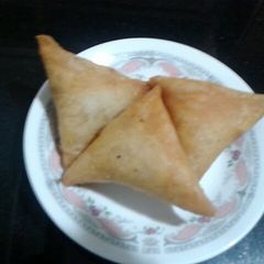 A picture of Keemay ke Samosay.