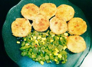 Una foto de Tortitas de papa con atún y longaniza