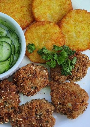 Ropogós cukkinis-lencsefasírt recept fotója