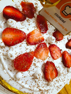 A picture of Strawberry Cream Cake.