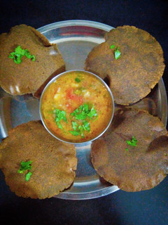 कुट्टू की पूरी (Kuttu ki puri recipe in hindi) रेसिपी मुख्य फोटो