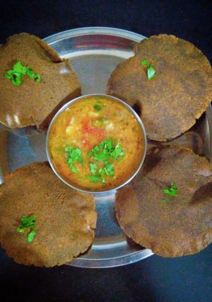 कुट्टू की पूरी (Kuttu ki puri recipe in hindi) रेसिपी मुख्य फोटो
