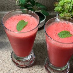 A picture of Watermelon cocktail 🍉🍓🍊🍒.