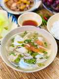 Canh Chả Cá Thát Lát Nấu Măng Chua