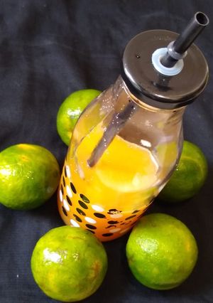 નેચરલ ઓરેંજ જ્યુસ (Orange Juice Recipe in Gujarati) રેસીપી મુખ્ય ફોટો