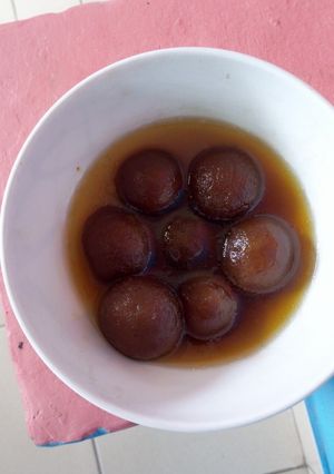 A picture of Gulab jamun (Indian sweet).