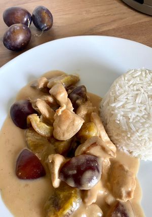Une photo de Émincé de poulet aux quetsches, miel, crème fraîche et vin moelleux