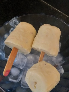 માવા કુલ્ફી(mava kulfi recipe in gujarati) રેસીપી મુખ્ય ફોટો