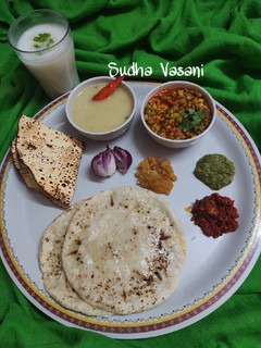 ચોખાની રોટલી (Rice Roti Recipe In Gujarati) રેસીપી મુખ્ય ફોટો