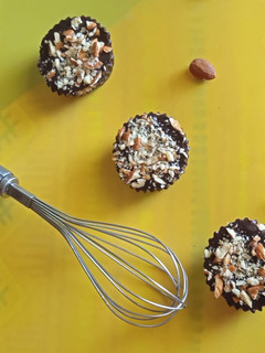 A picture of Peanut choco cups.