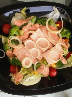 Foto resep Salmon vegetable salad