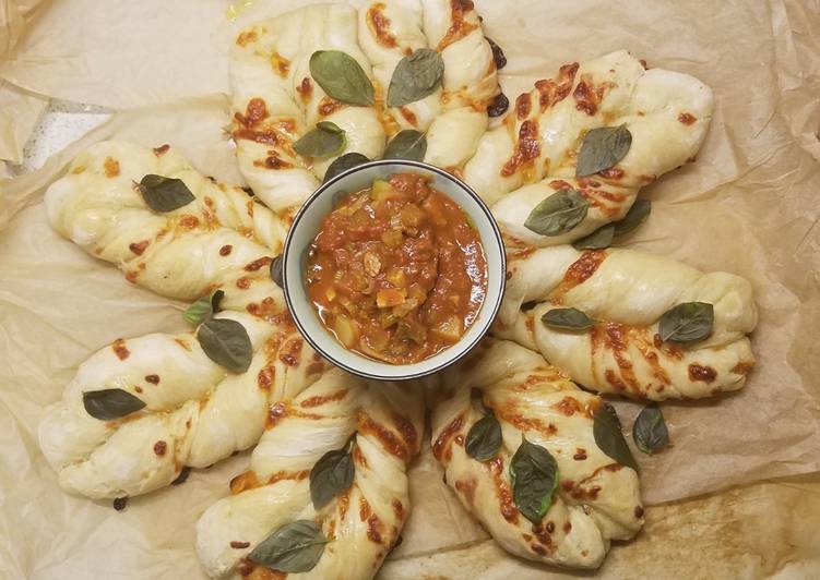 Simple Way to Prepare Perfect Margherita Pizza Tear and Share with Chunky Tomato Dipping Sauce