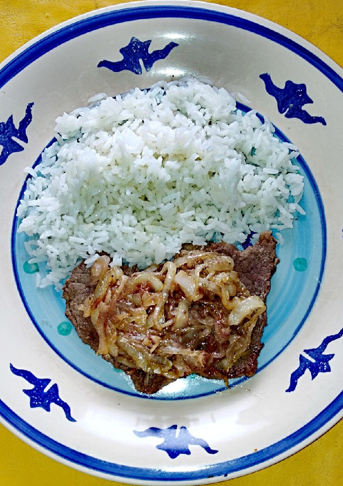 Una foto de Carne Encebollada Dulce
