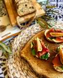 Tostas de jamón serrano con higos