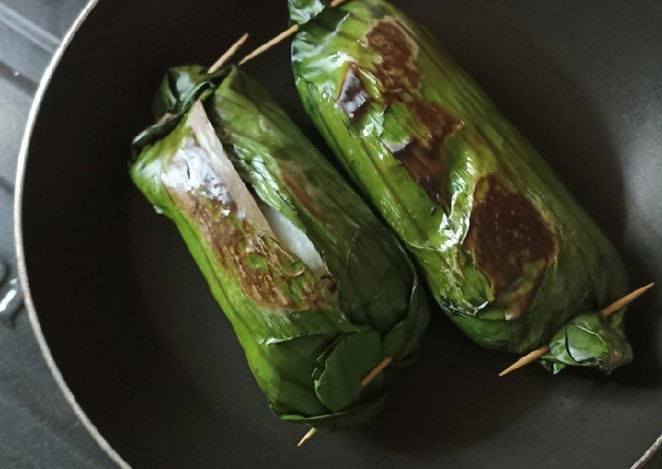 Nasi bakar ayam suwir kemanggi