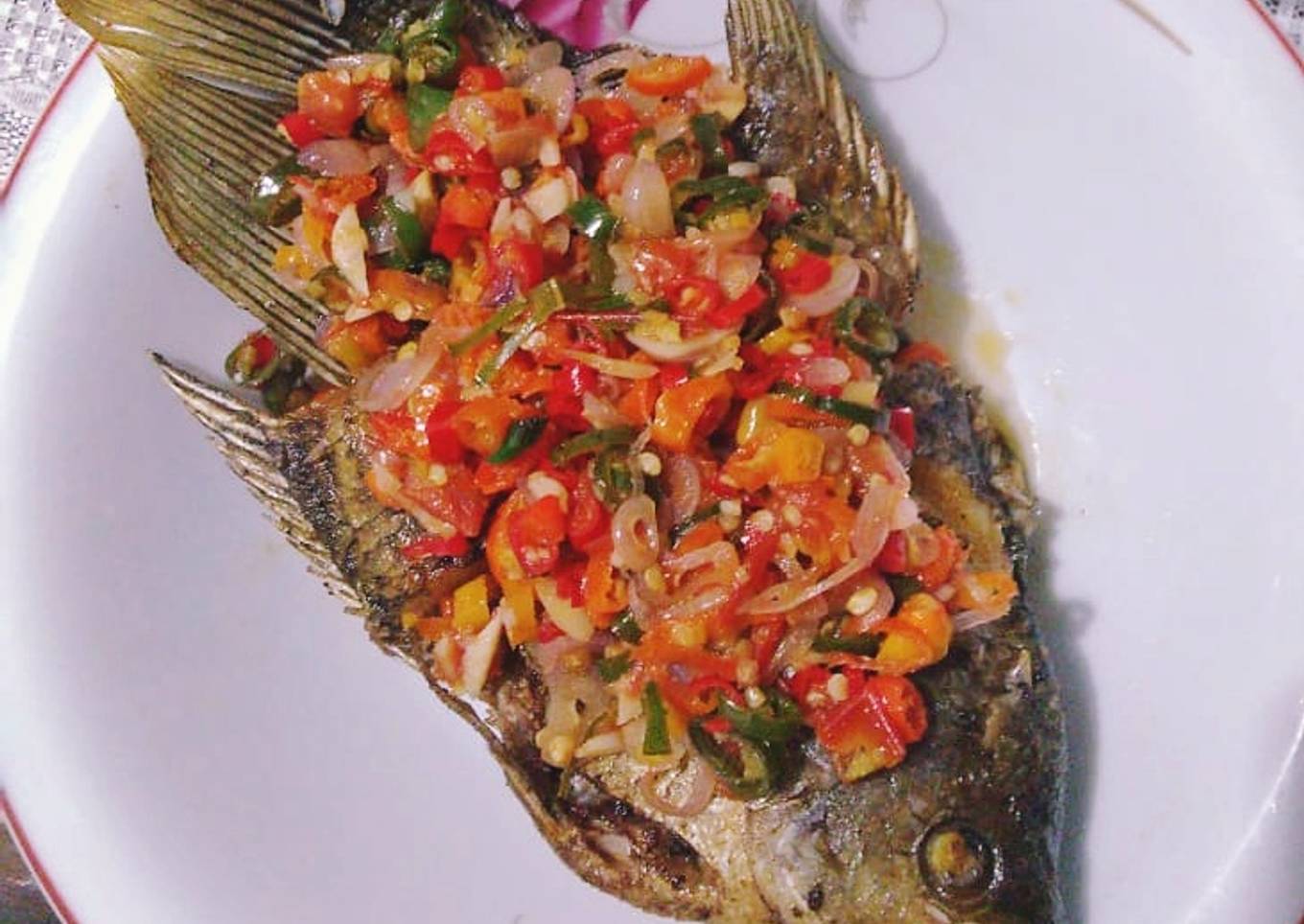 Gurame Goreng dengan Sambal Matah