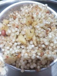 साबूदाना खिचड़ी (Sabudana khichdi recipe in Hindi) रेसिपी मुख्य फोटो