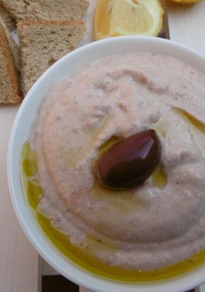 A picture of Greek Fish Roe Dip (Taramosalata).