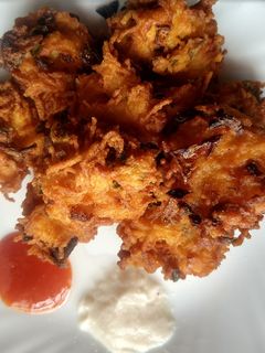 சேமியா பக்கோடா(Semiya pakoda recipe in tamil) செய்முறை முக்கிய புகைப்படம்