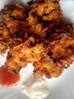 சேமியா பக்கோடா(Semiya pakoda recipe in tamil) செய்முறை முக்கிய புகைப்படம்