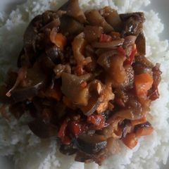 A picture of Carrot and eggplant curry.