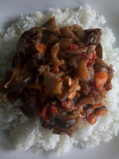 A picture of Carrot and eggplant curry.